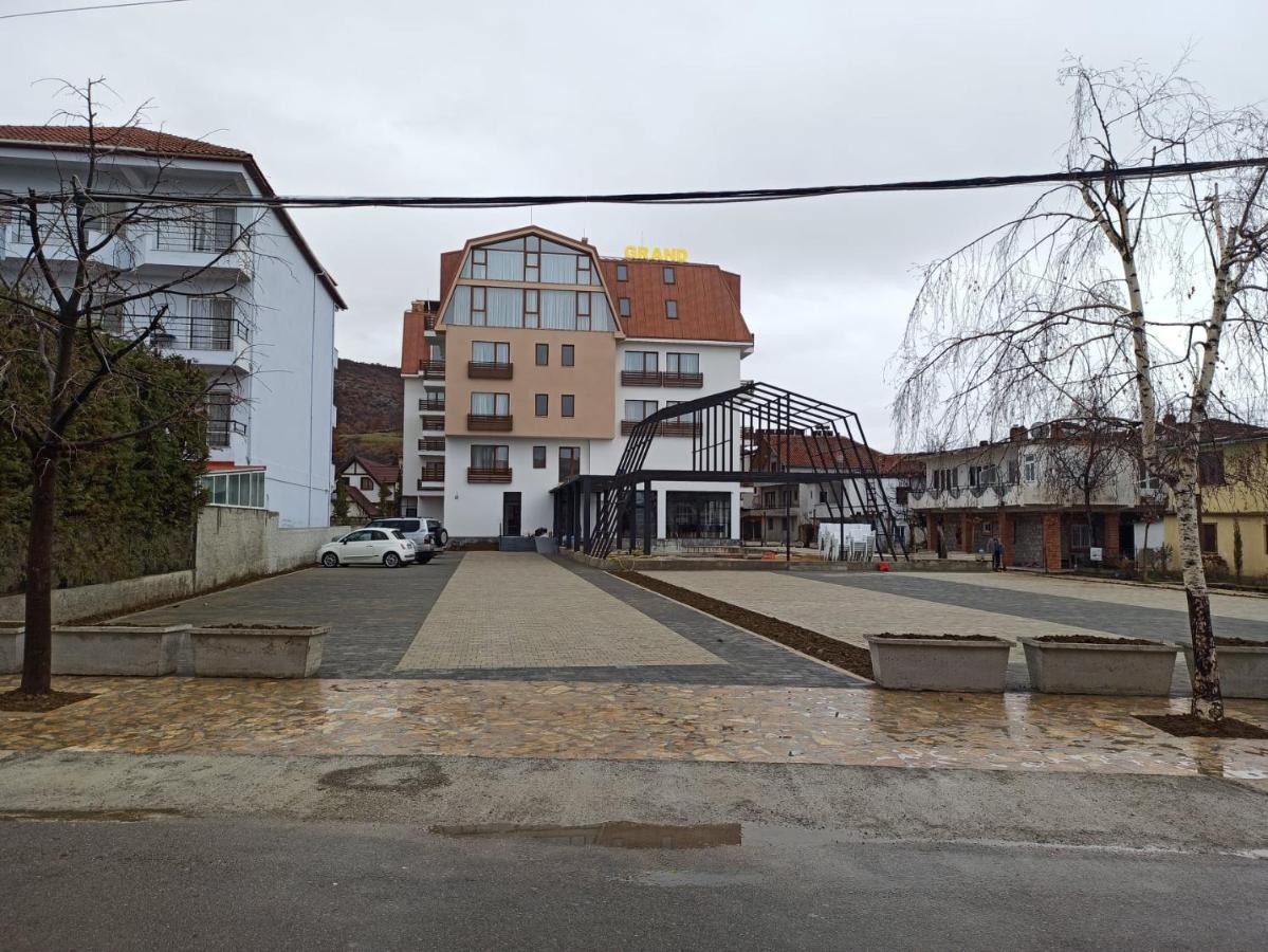 Grand Hotel Pogradec Tushemisht Exterior foto