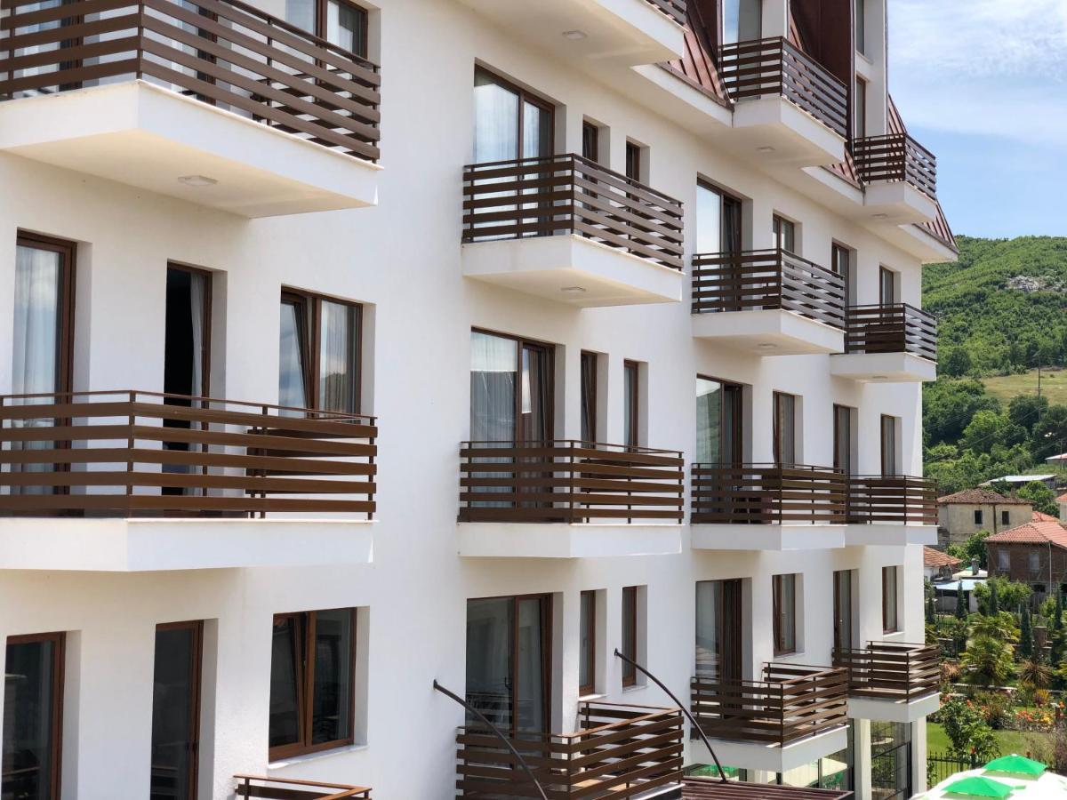 Grand Hotel Pogradec Tushemisht Exterior foto